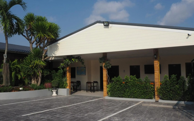 Mangoes Guesthouse