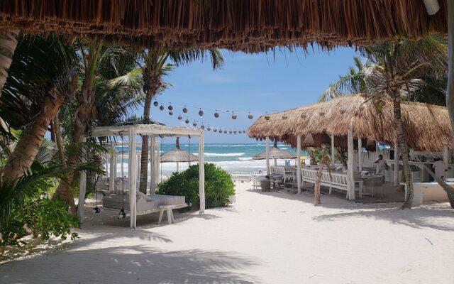 Playa Mambo Eco Cabañas
