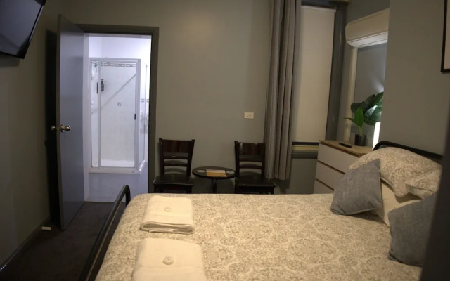 The Imperial Hotel – Guest Rooms – Cowra