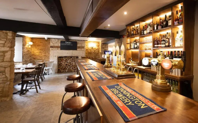 The Fox At Barrington