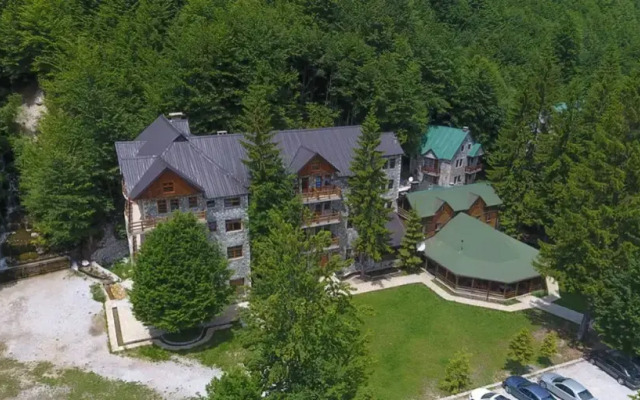 Hotel Fusha E Gjes