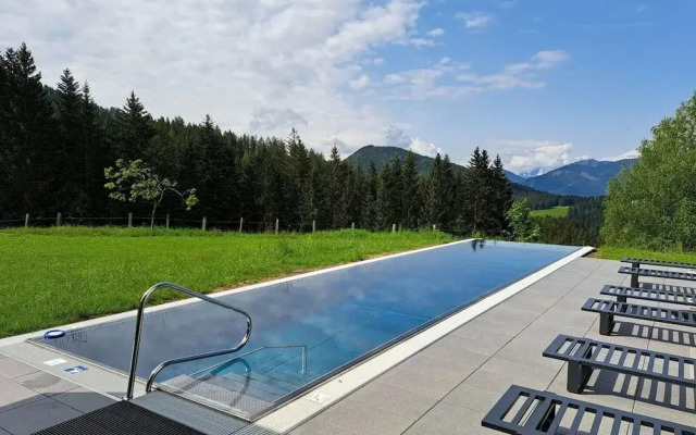 Nice Apartment With Infinity Pool