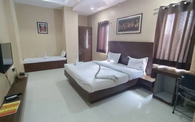 Kanha Hotel & Resort
