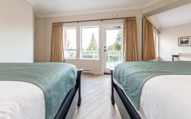 Villa Eyrie Resort