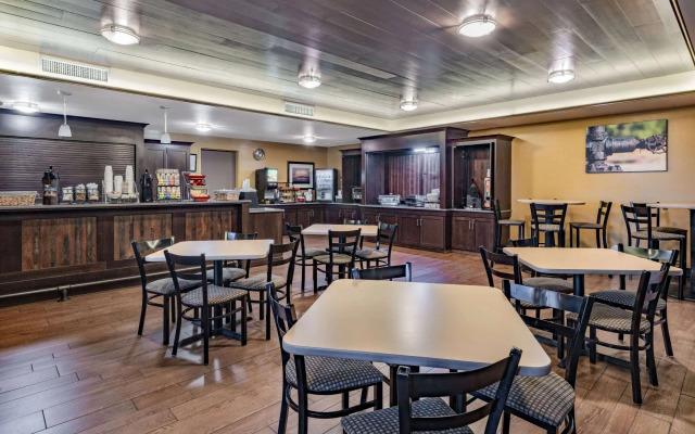 Hawthorn Extended Stay by Wyndham Dickinson