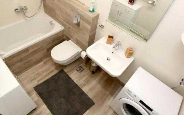 Apartment Moonstone 2
