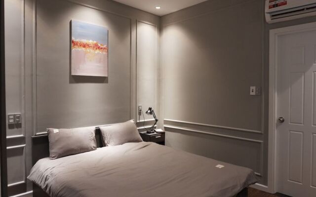 By Duc Phan-Suites