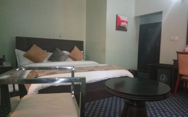 Paris Choice Hotels & Resort Wuse