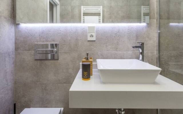 Espectacular Piso de Diseño Junto al Palacio Real