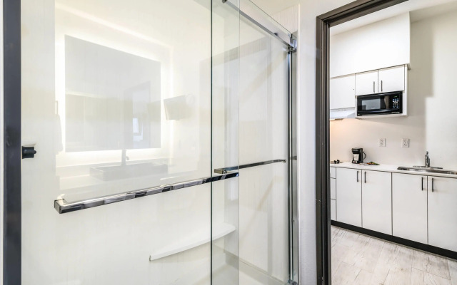 Hy-Lo Hotel, an Ascend Collection Hotel