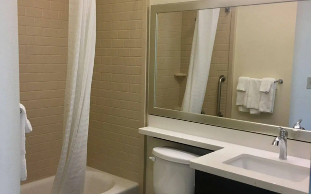 Candlewood Suites Lake Charles South by IHG