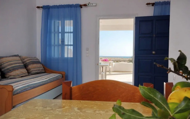 Crystal Naxos 2 Apartments at Mikri Vigla