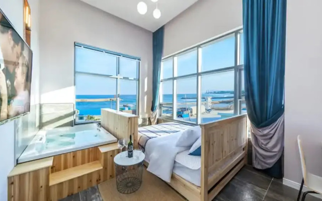 Pier 86 Spa And Pension
