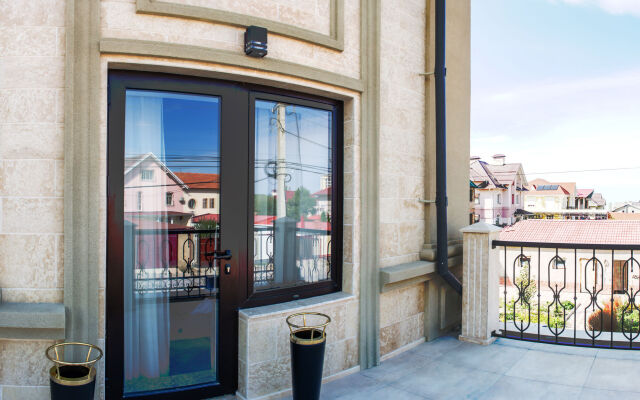 Premier Hotel