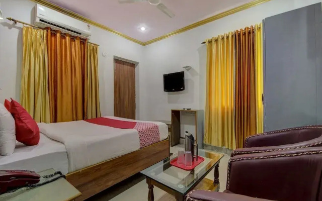 OYO 4275 Hotel Sunraj Residency