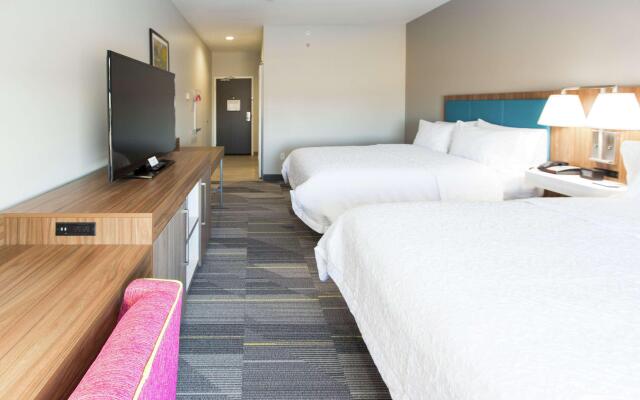 Hampton Inn Mustang