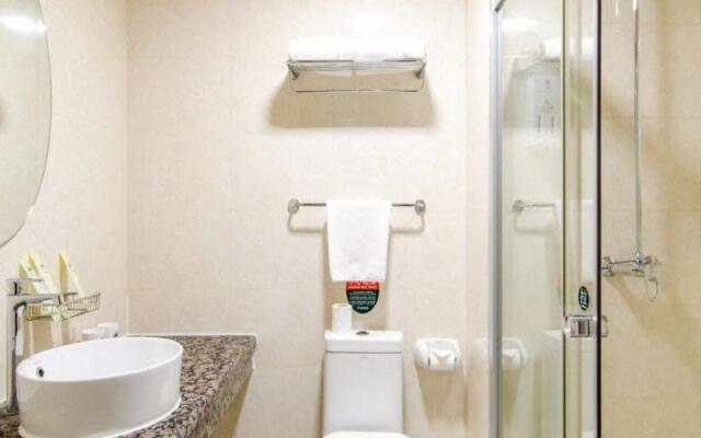 GreenTree Inn Liaoning Jinzhou Railway Station Express Hotel