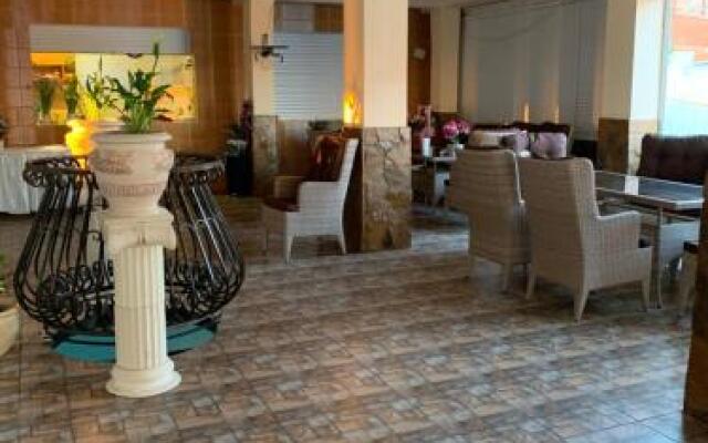 Hotel Priboy 2