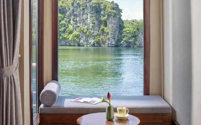 Verdure Lotus Classic Cruise on Lan Ha Bay