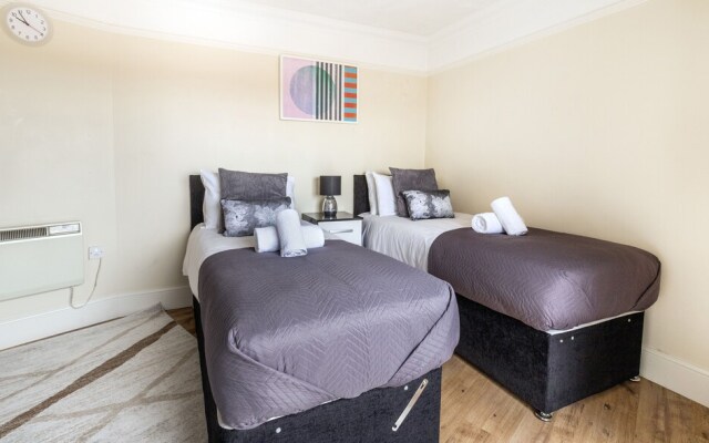 Stunning 2-bed Apartment in Grays