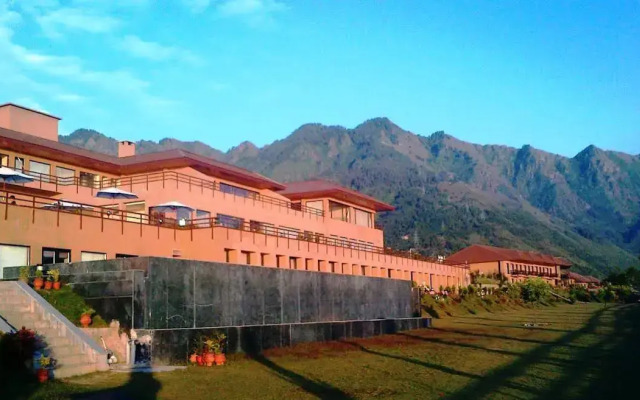 Taj Dal View Srinagar