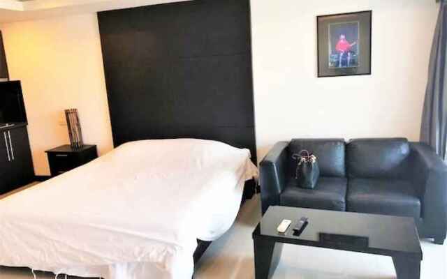 Platinum Suites Studio Condo Jomtien