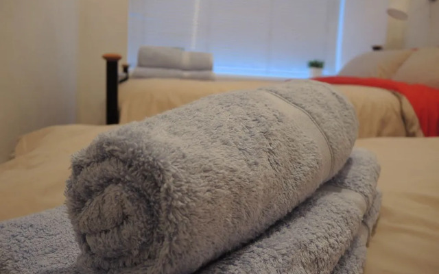 Central and Modern with a Garden