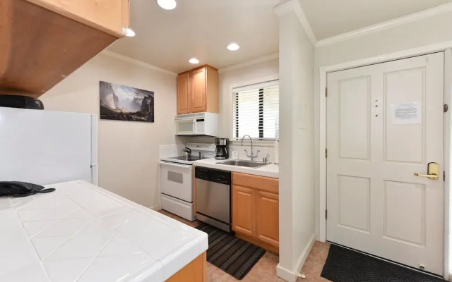 760 S At Silverado 1 Bedroom Condo by RedAwning