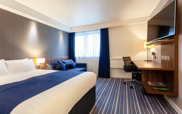 Holiday Inn Express Edinburgh Airport (ex Quality Edinburgh Airport Hotel)