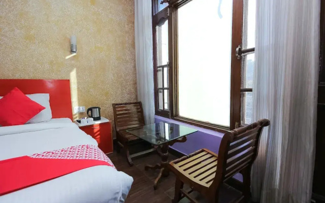OYO 8367 Hotel The Woodz