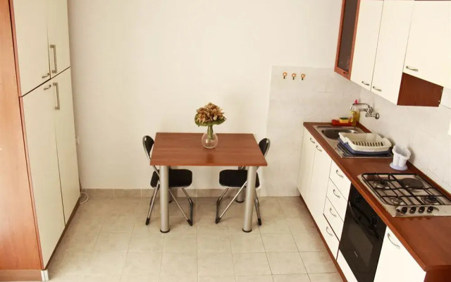 Apartments and Rooms Denis