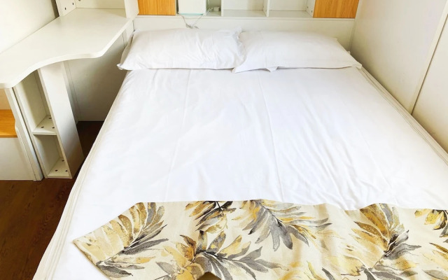 Jessie & Sissy Garden