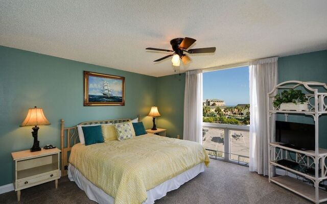 Shoreline 3044 Condo by RedAwning