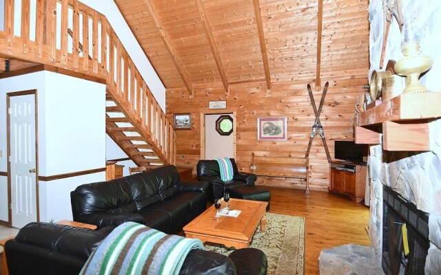 Lazy Bear Retreat - Classic Cabin!