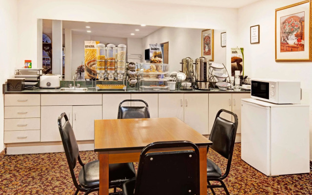 Econo Lodge Inn & Suites Mesquite - Dallas East