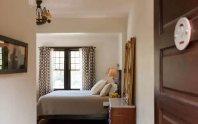 Marshall House Inn