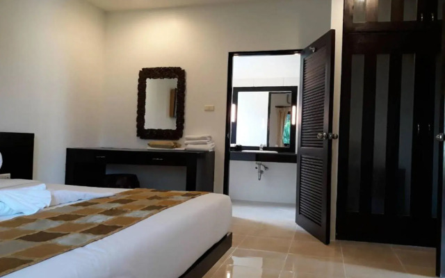 Praewa Villas Naiyang Phuket