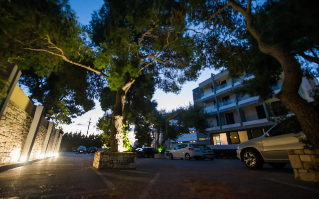 Pines Hotel