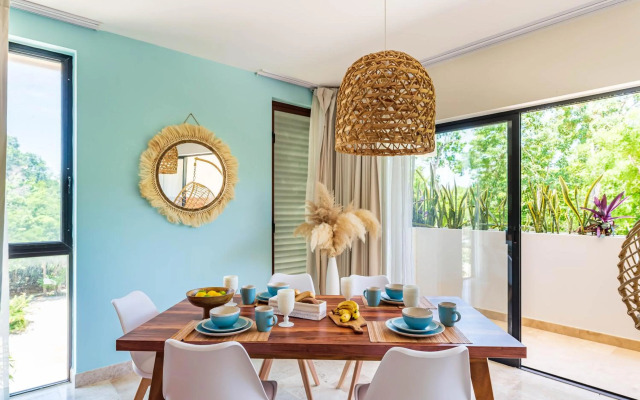 Ultra Luxury Condo, Rooftop Pool and HIGH SECURITY, Viva Residence