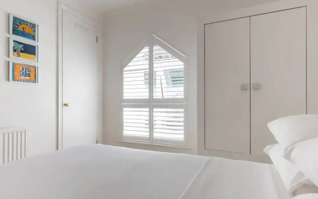 West Heath Road by Onefinestay