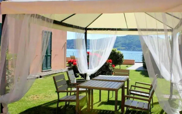 Elegant Apartment in Meina With Lake View