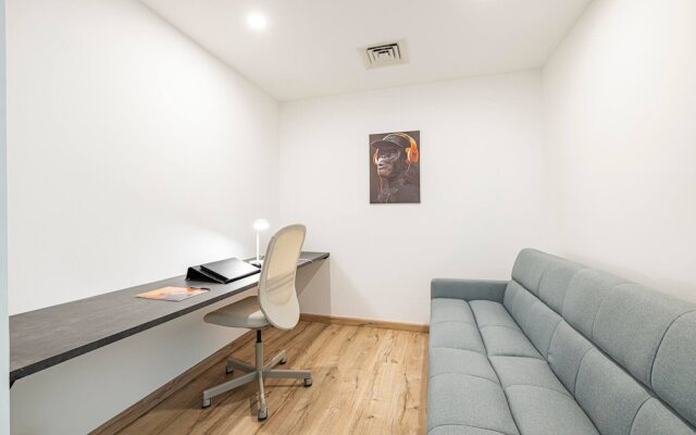 New Fully Upgraded - Central Located - Fits 6