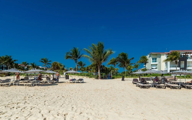 Z Casa Girasol 2 Bedroom Condo by Redawning