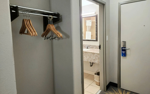 Days Inn by Wyndham LaPlace- New Orleans