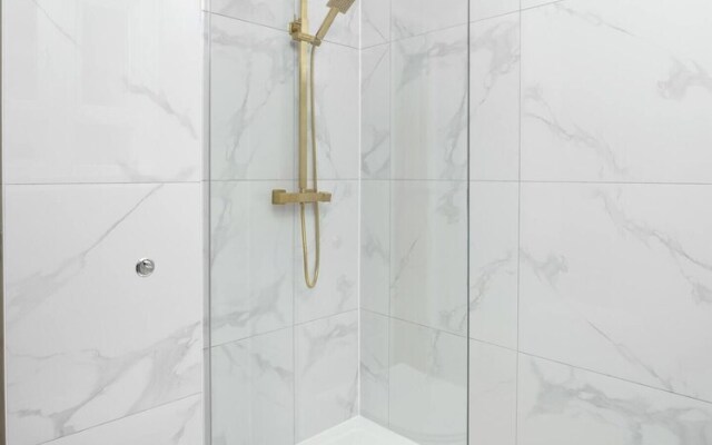 Boutique Flat Near O2 & Excel