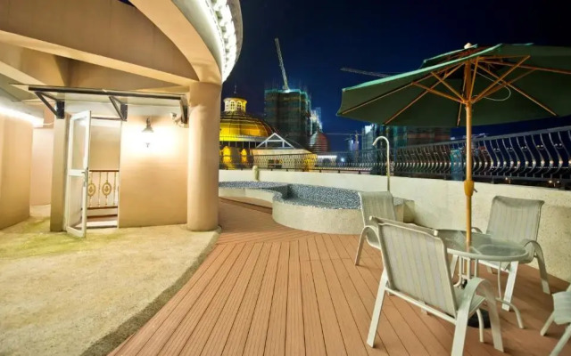 The Royal Pinnacle Hotel