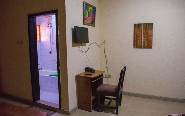 Moye Hotel Sagamu