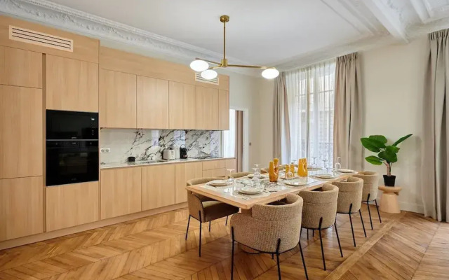 Sublime Apartment in the Center of Paris