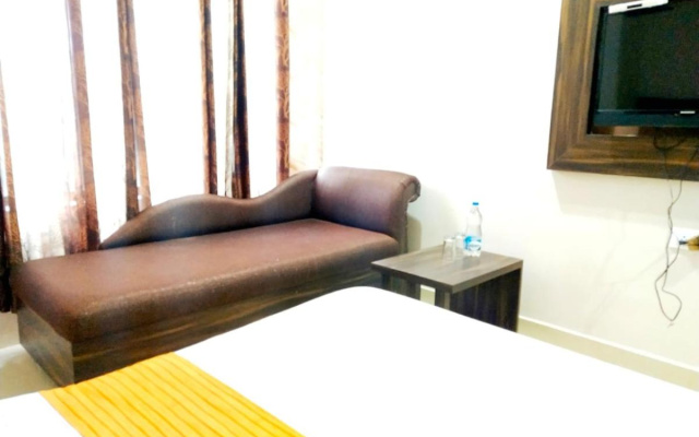 OYO 10318 Hotel Sukhman Residency