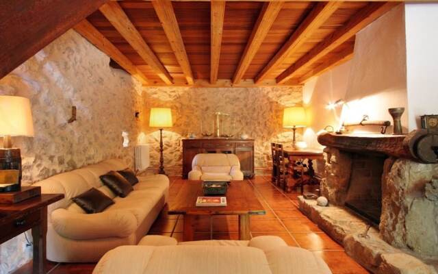 Villa - 4 Bedrooms with Pool and WiFi - 103179